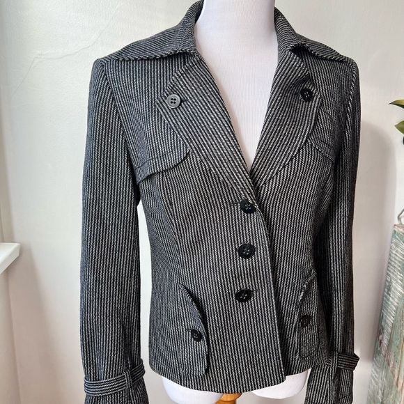 Escada sport jacket, size 38 / Medium - Picture 3 of 8